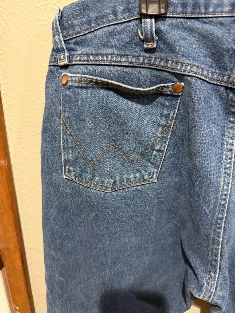 Wrangler Men's Blue Relaxed Fit Denim Jeans Cowboy Cut